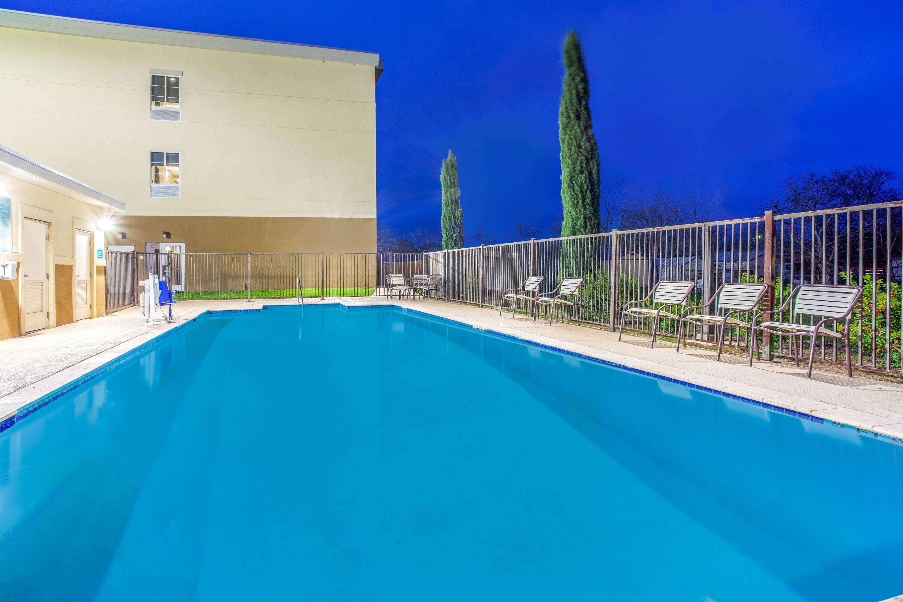 La Quinta By Wyndham Gonzales Tx Hotel Buitenkant foto
